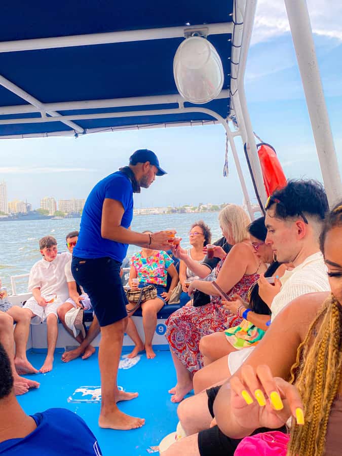 2-hour tour in Cartagena Sunset View in party boat - Who should book this boat party?