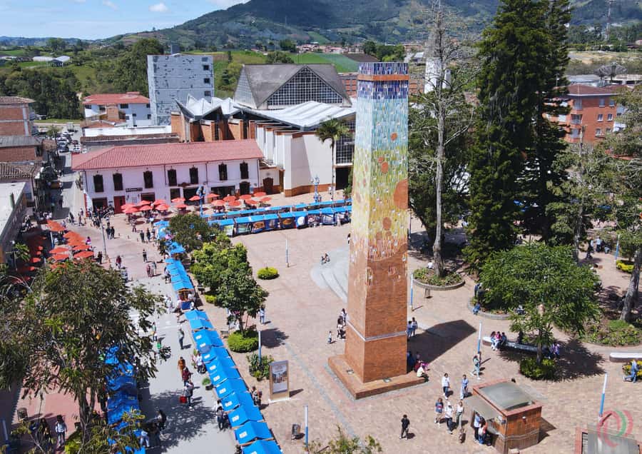 Antioquia’s Villages: El Retiro, La Ceja, and More - El Retiro: woodwork and a pleasant first stroll