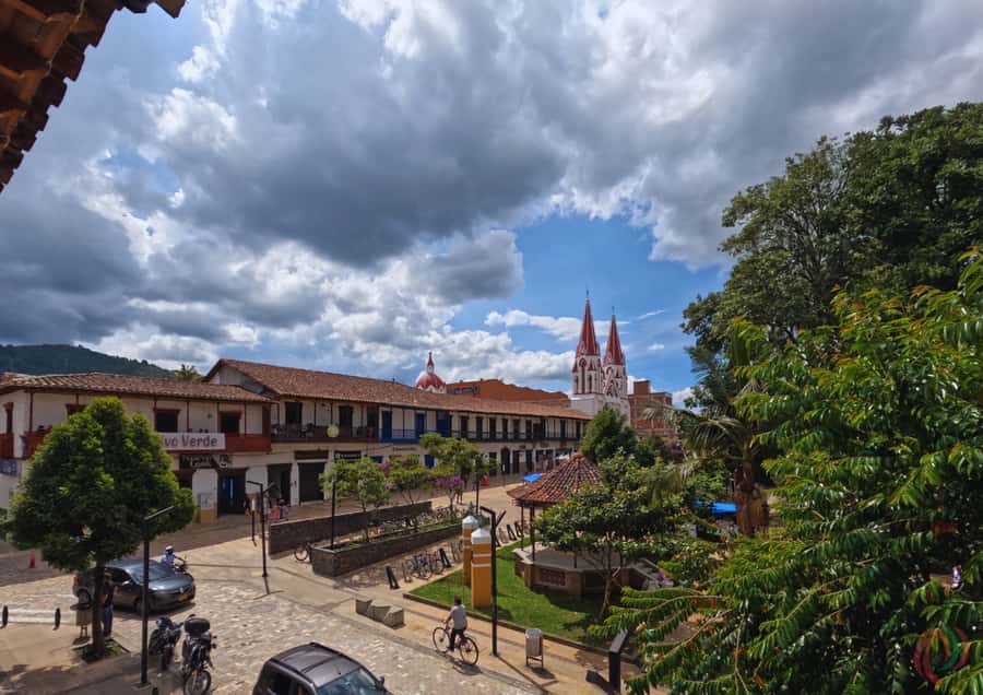 Antioquia’s Villages: El Retiro, La Ceja, and More - Spanish guidance and keeping the day on track