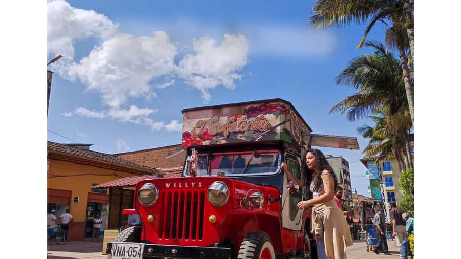Antioquia’s Villages: El Retiro, La Ceja, and More - Meeting in Medellín and getting on the road