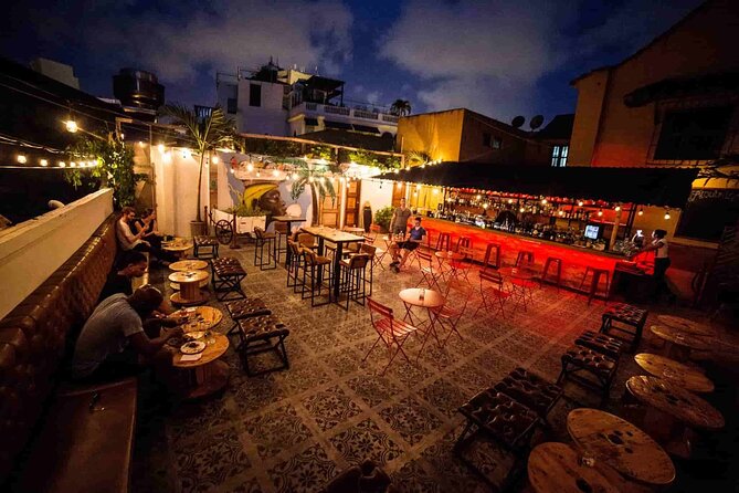 Bar Tour for Guys and Bachelor Parties - Why a private guide can improve a bachelor-party night