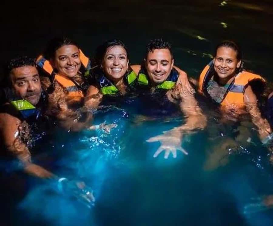 Barú: Sunset on the beach + bioluminescense plankton - Swimming with the glowing plankton