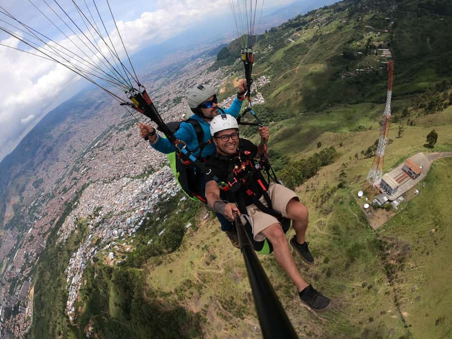 Bello: Paragliding in Medellín - Key Points About This San Félix Flight