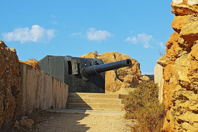 BIG GUNS "Bateria de Castillitos" JEEP WRANGLER (4 Hrs Max 4 PPL) - Walking into Bateria de Castillitos