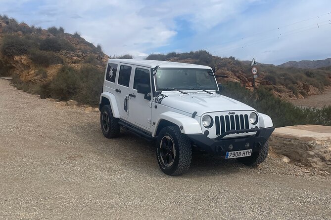 BIG GUNS "Bateria de Castillitos" JEEP WRANGLER (4 Hrs Max 4 PPL) - Practical details that affect your day
