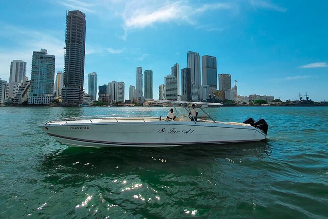 Boat rental for the Rosario Islands up to 15 people. - Why a Private Boat Changes the Rosario Islands Day