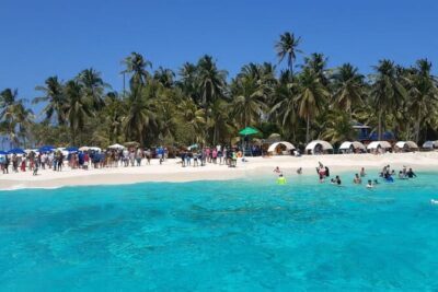 Boat Tour to Johnny Cay & Aquarium in San Andres Island