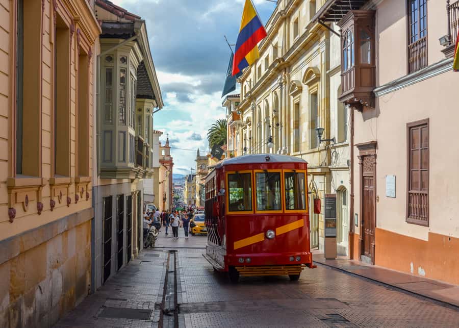 Bogotá City Tour with Monserrate, Gold and Botero Museums - Coffee, lunch, and the rhythm of the day
