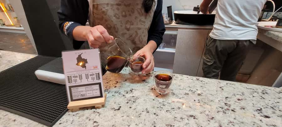 Bogota: Coffee Tour, Filtration and Espresso Experience - Chemex and V60: the lighter side of coffee