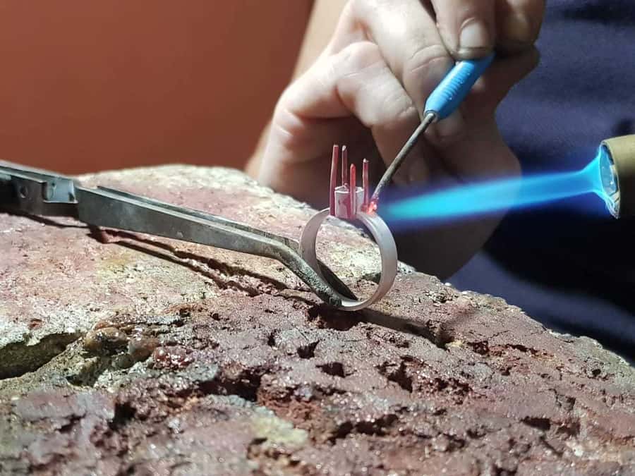 Bogota: Colombian Emerald Ring Workshop - Hearing the Colombian emerald story