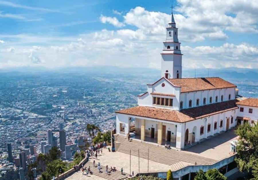 BOGOTA: From the Clouds to the Earth, Tour to Monserrate and the Salt Cathedral - The road to Zipaquirá and the value of a private ride