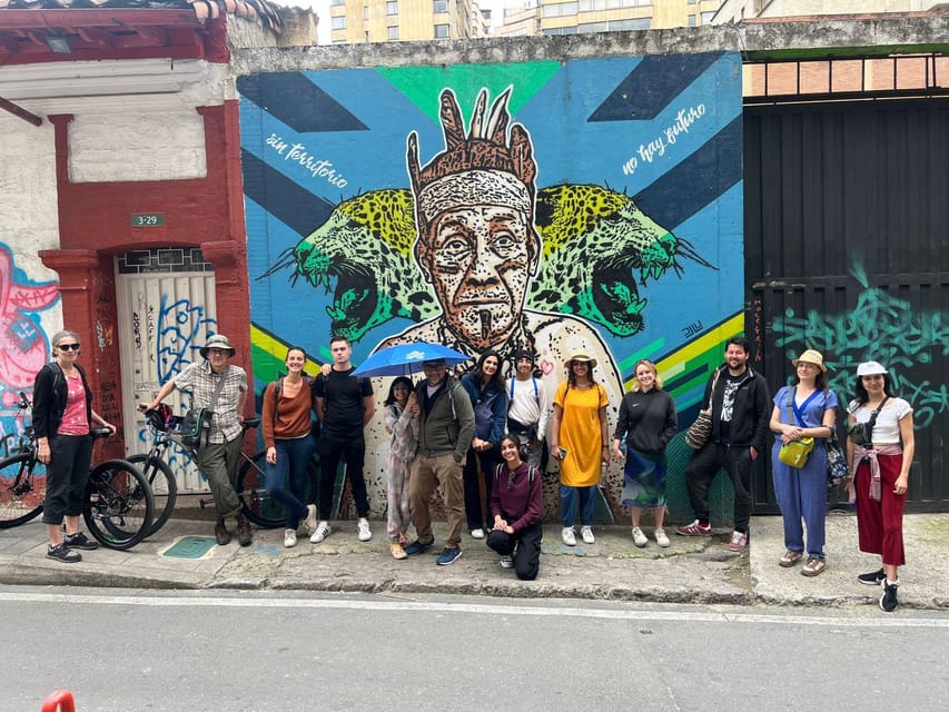 Bogotá: Graffiti Tour el mejor recorrido de arte urbano - From colorful walls to protest art