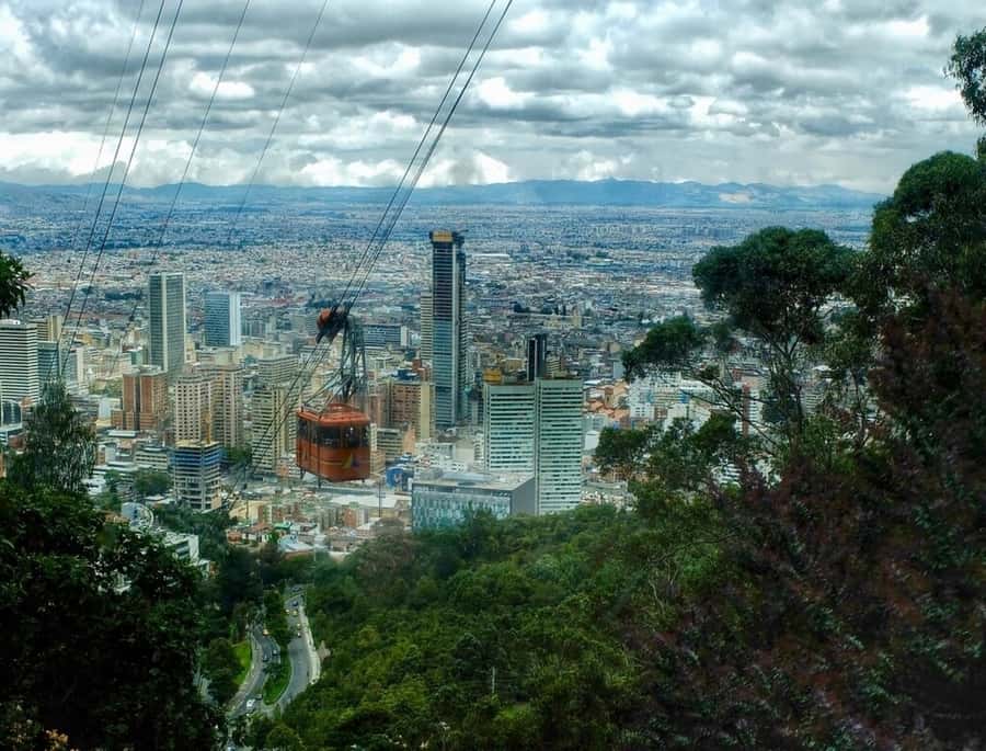 Bogotá: Grand City Tour with Monserrate, Usaquén and Lunch - La Candelaria, where Bogotá’s story becomes walkable