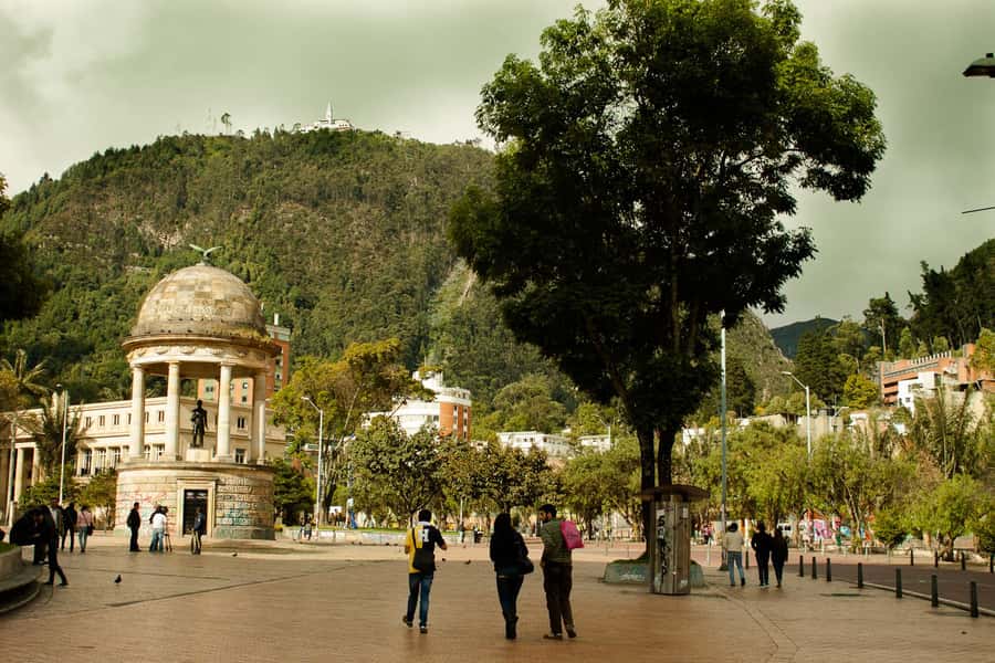 Bogotá: Grand City Tour with Monserrate, Usaquén and Lunch - Gold Museum and Parque Santander
