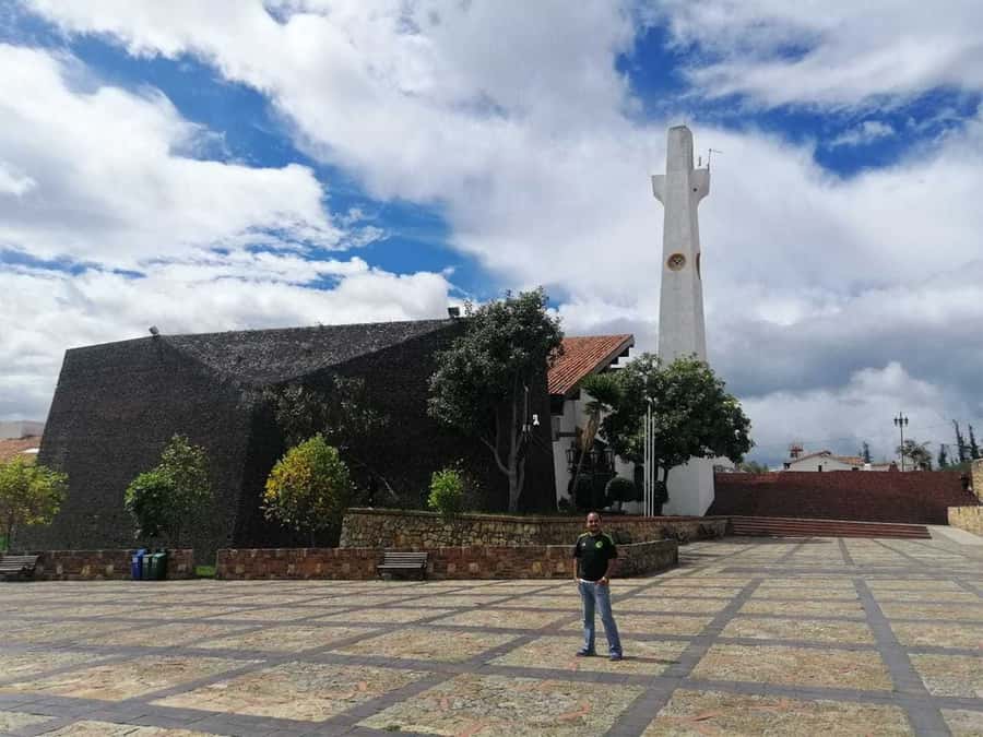 Bogota: Guatavita and Salt Cathedral Daily Group Tour - Key points at a glance