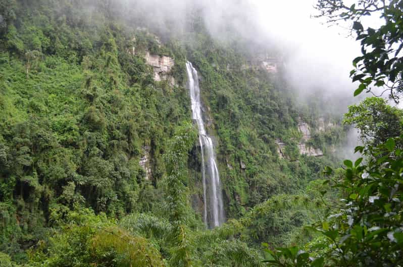 Bogota: Hike to La Chorrera Waterfall, El Chiflón and Guadalupe Hill - The longer climb to La Chorrera