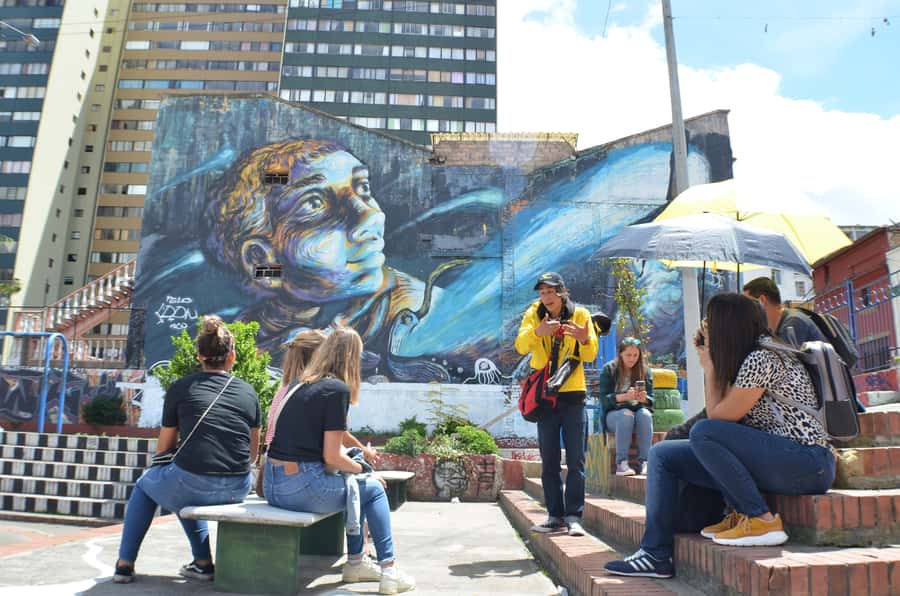 Bogotá: La Candelaria Graffiti & Urban Art Guided Tour - Key points at a glance