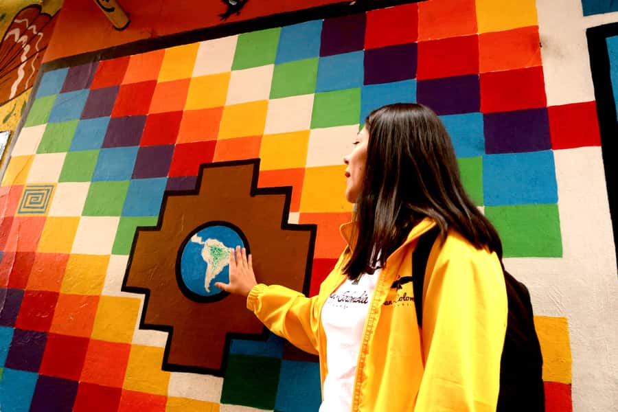 Bogotá: La Candelaria Graffiti & Urban Art Guided Tour - Why La Candelaria is the right place for this walk