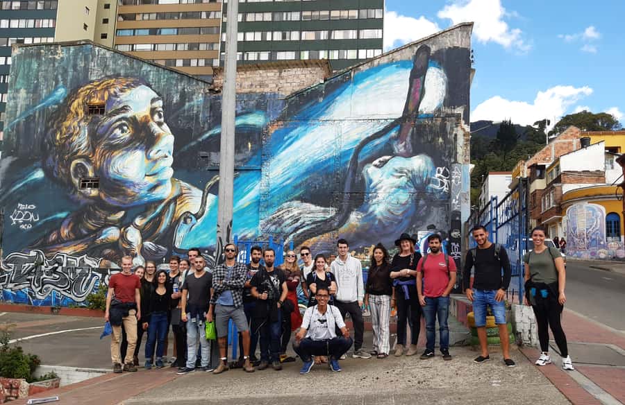 Bogotá: La Candelaria Graffiti & Urban Art Guided Tour - The final half hour and Café Herencia