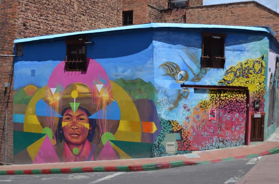 Bogotá: La Candelaria Graffiti & Urban Art Guided Tour - Chorro de Quevedo and the first hour of murals