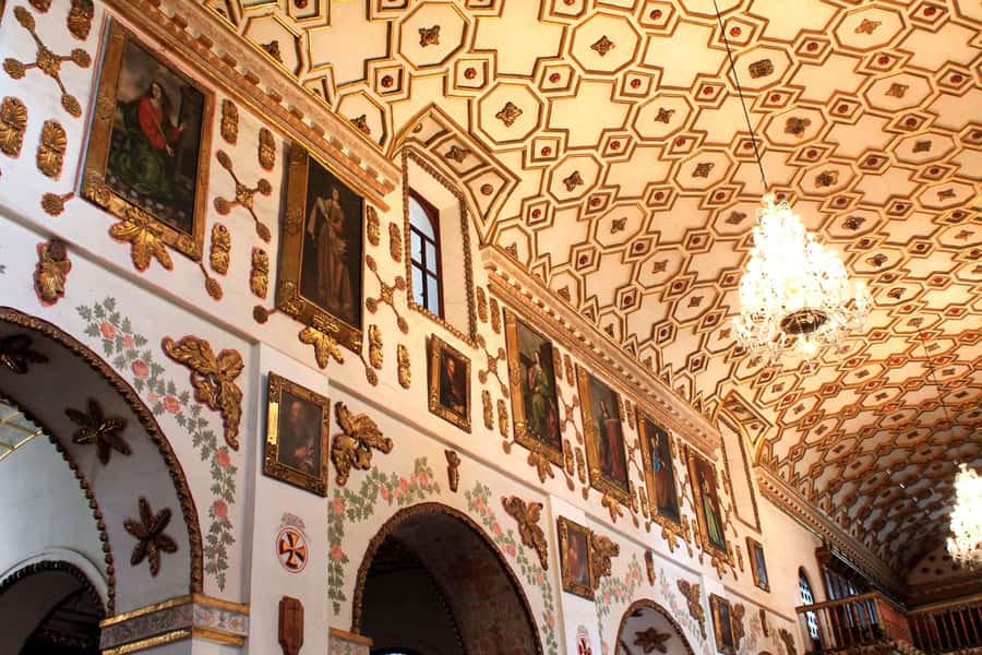 Bogota: La Candelaria Highlights Walking Tour - Bolívar Square: Bogotá’s political and religious center