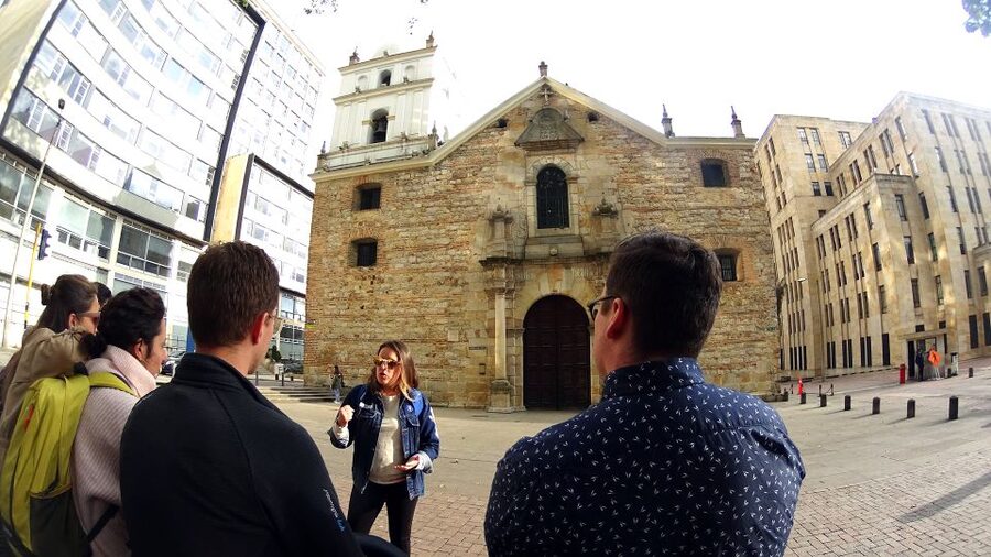 Bogota: La Candelaria Highlights Walking Tour - A photo stop with room for personal stories