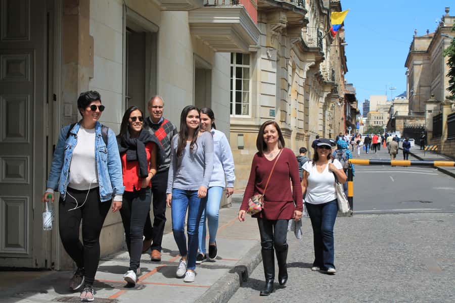 Bogota: La Candelaria Highlights Walking Tour - How the storytelling shapes the experience