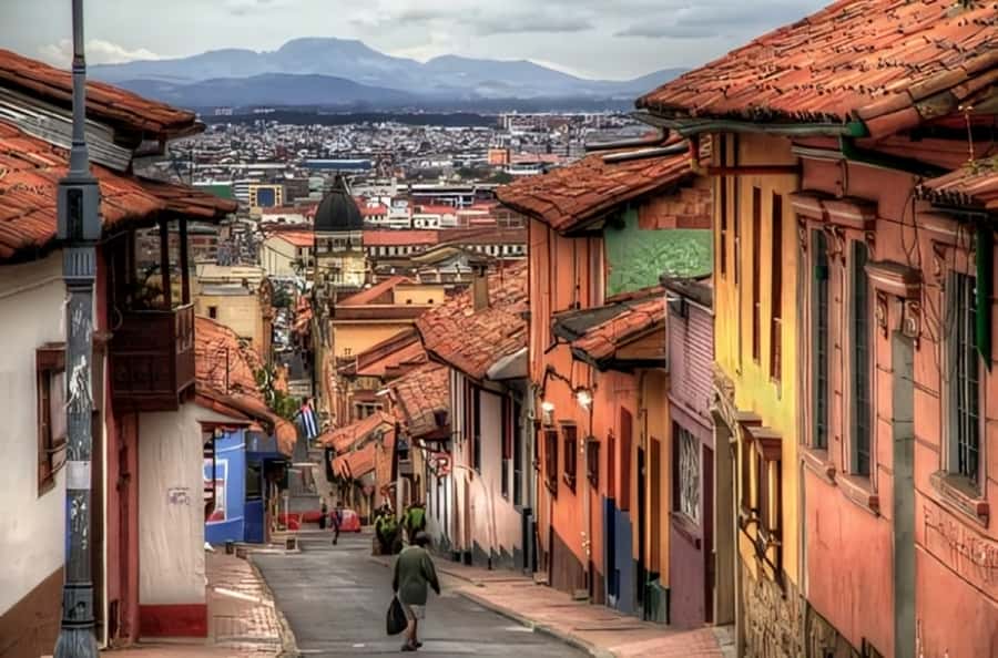 Bogota : Must-See Sites Walking Tour With a Guide - Key points to know before you book