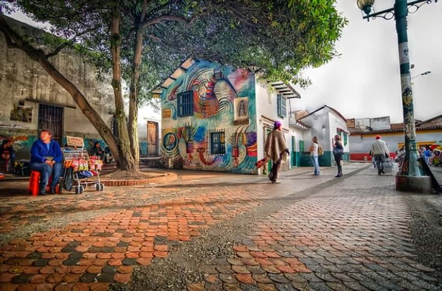 Bogota : Must-See Sites Walking Tour With a Guide - Walking, transport, and accessibility