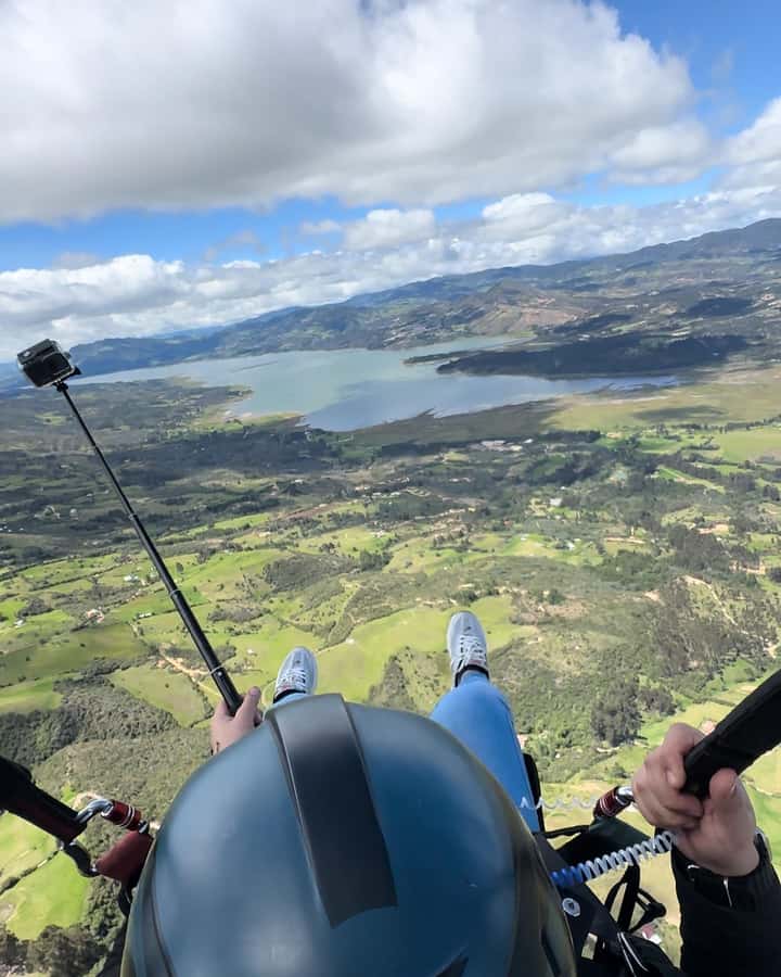 Bogota: Paragliding Flight Ticket in Guatavita - Language support and the human side of the flight