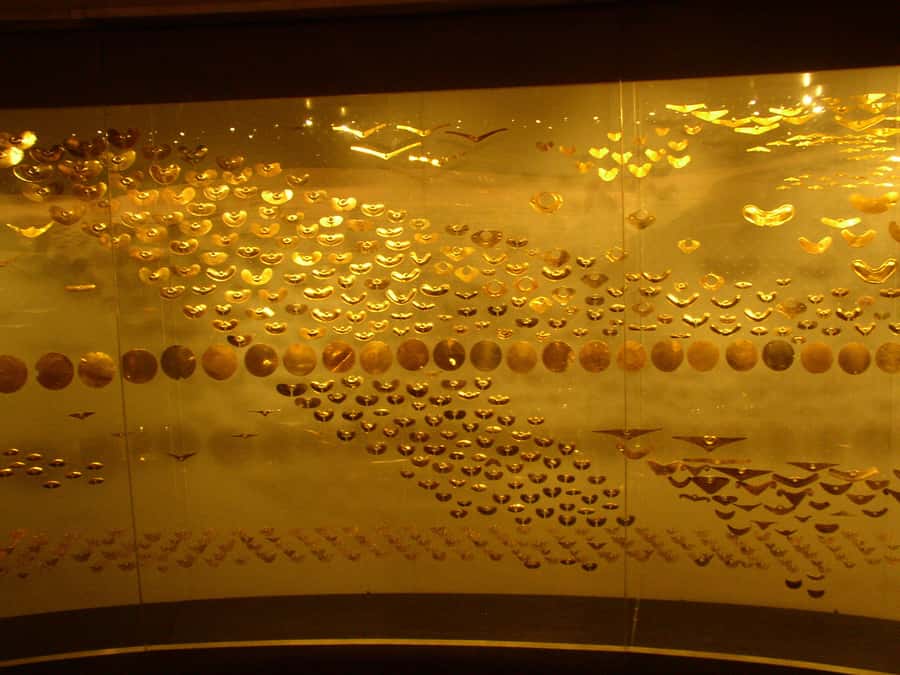 Bogotá: Private Candelaria Walking Tour and Gold Museum - Key points to know before booking
