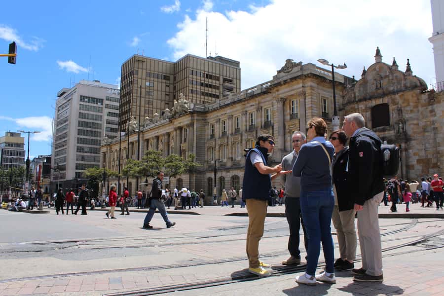 Bogotá: Private Candelaria Walking Tour and Gold Museum - Starting with Bogotá’s Gold Museum