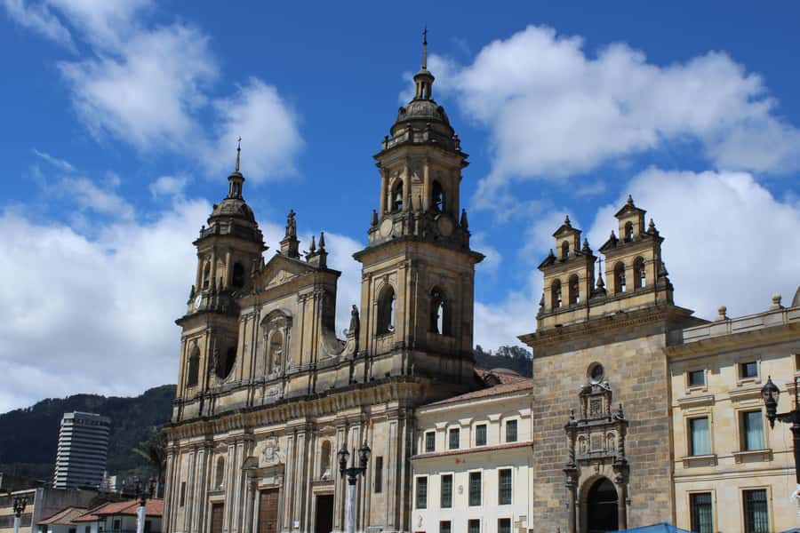 Bogotá: Private Candelaria Walking Tour and Gold Museum - Why a private tour changes the pace
