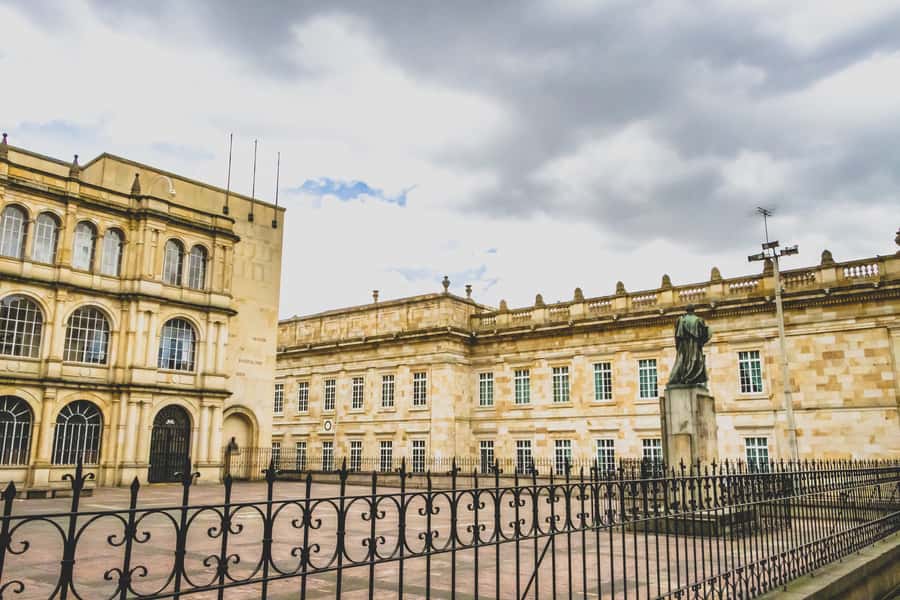Bogotá: Private Candelaria Walking Tour with Gold Museum - Starting at the Gold Museum