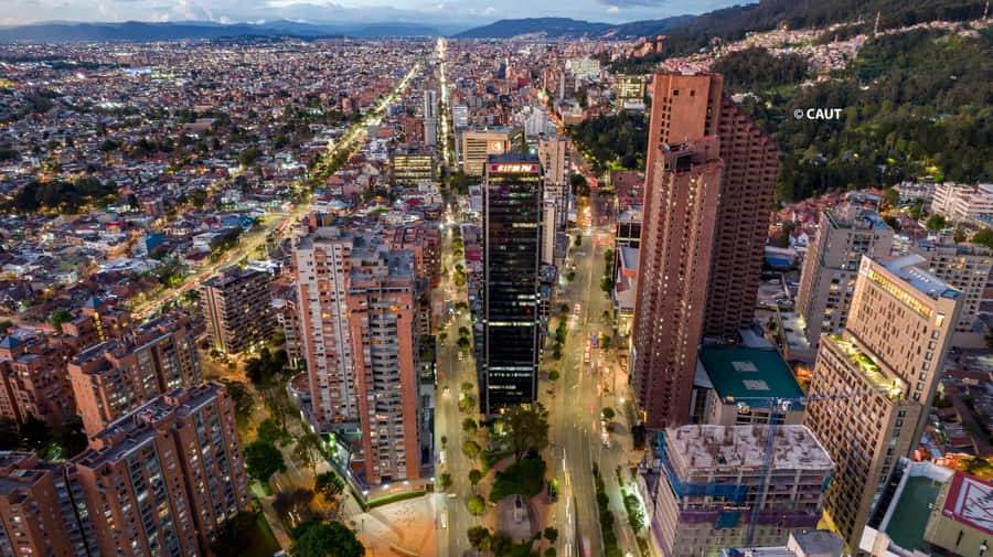 Bogotá: Private Guided Tour with Monserrate & La Candelaria - La Candelaria: Cobblestones, Color, and City Memory