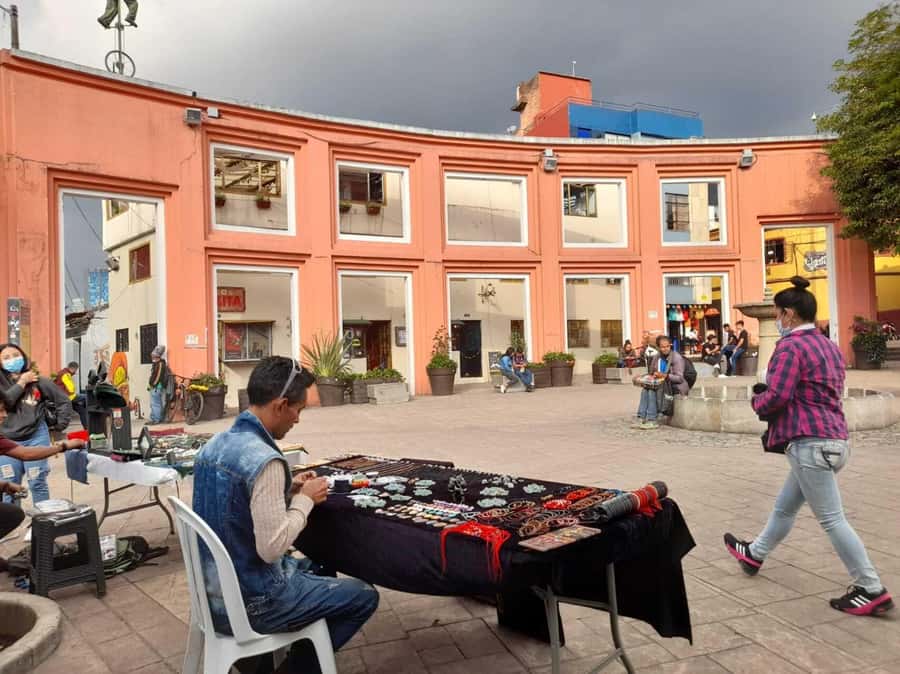Bogotá: Private Guided Tour with Monserrate & La Candelaria - Guides, Language, and the Private Format