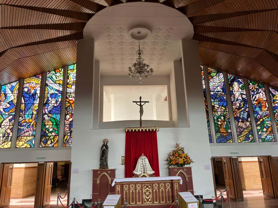 Bogota: Private Tour to Monserrate and Guadalupe - Two Hills, Two Different Faces of Bogotá