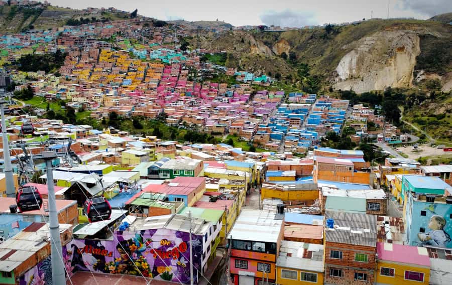 Bogotá´s Barrios: El Paraíso Favela Tour with Cable Car - Meeting community leaders and seeing local projects