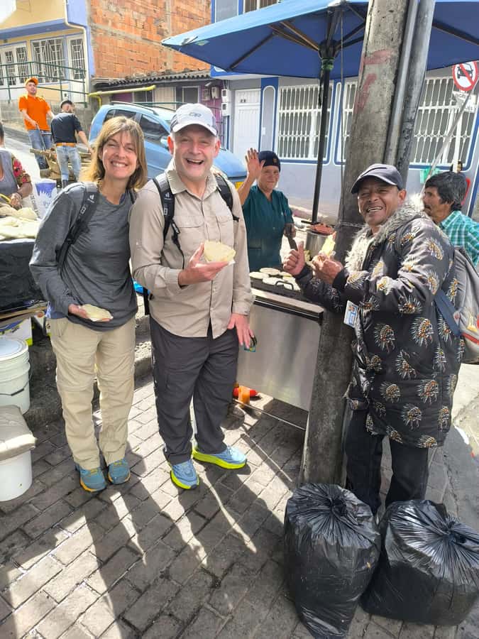 Bogotá´s Barrios: El Paraíso Favela Tour with Cable Car - Getting to the cable car from central Bogotá