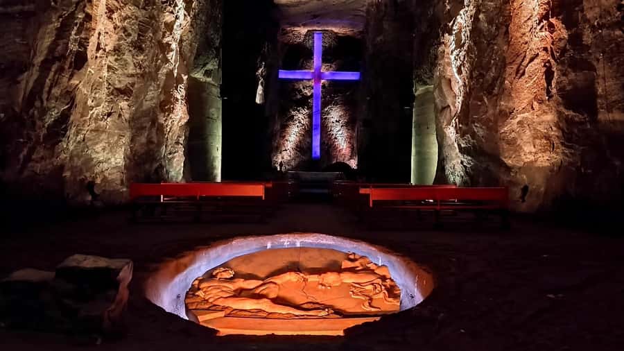 Bogota: Salt Cathedral of Zipaquira Private daily Trip - The road north from Bogotá