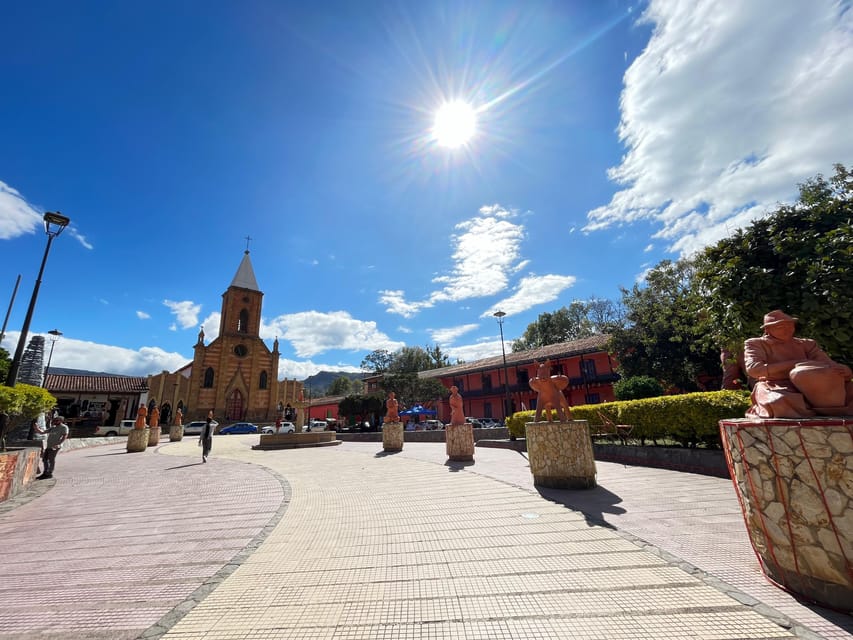 BOGOTA: Tour of Villa de Leyva, Ráquira, Pozos Azules, and Puente de Boyacá - Ráquira, Colombia’s town of pots