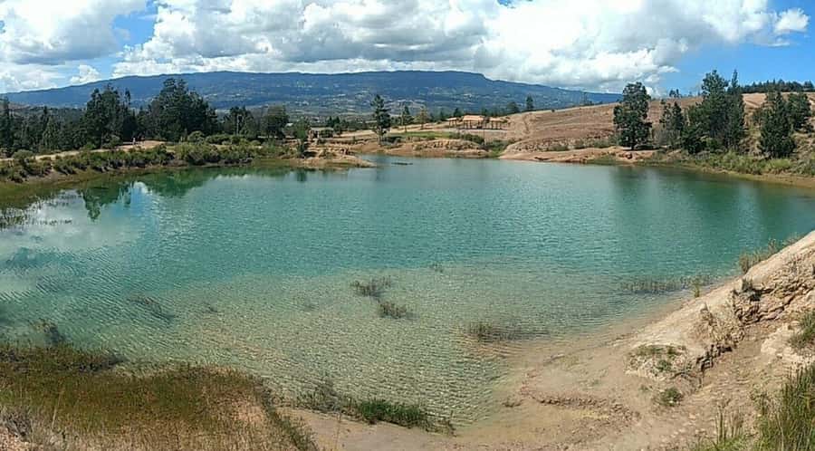 Bogota: Tour to villa de Leyva raquira casa terracota & more - The Puente de Boyacá Photo Stop