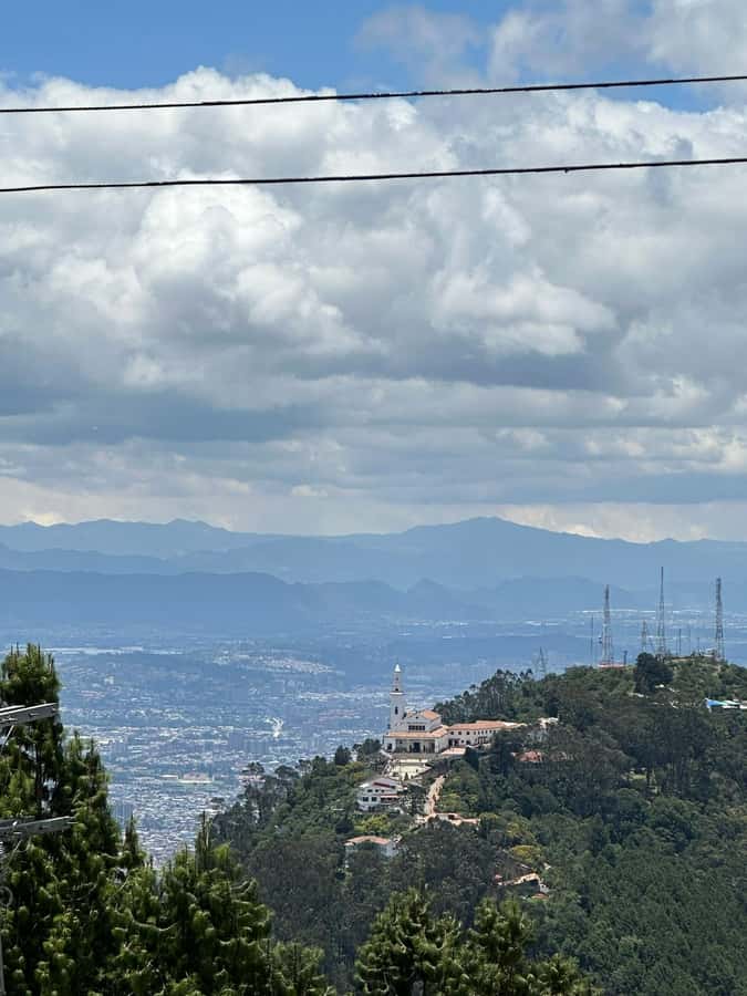 Bogotá: Visit Colombia's Highest Waterfalls & Guadalupe Hill - The two-hour walk to La Chorrera