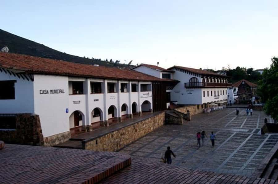 Bogota: Zipaquira, Salt Cathedral & Lake Guatavitá Tour - Should you book the Zipaquirá and Guatavita tour?