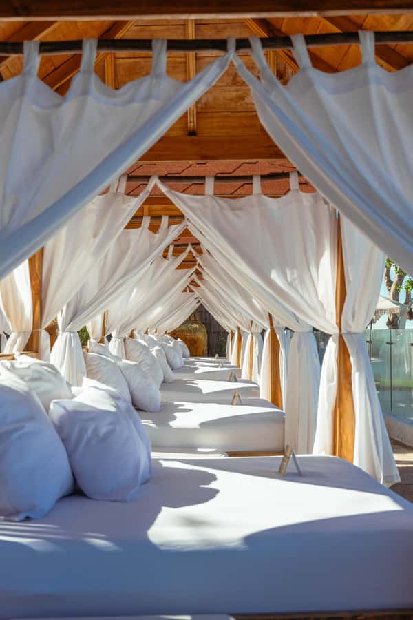 BORA BORA AREA CLUB - Should you book Bora Bora Beach Club?