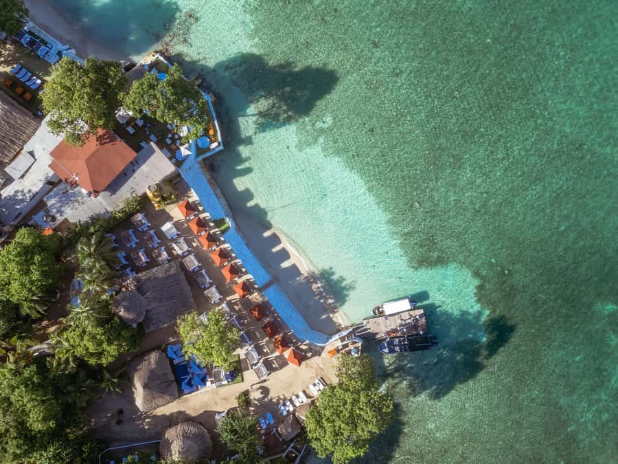 BORA BORA AREA CLUB - Seven hours of warm water, music, and downtime