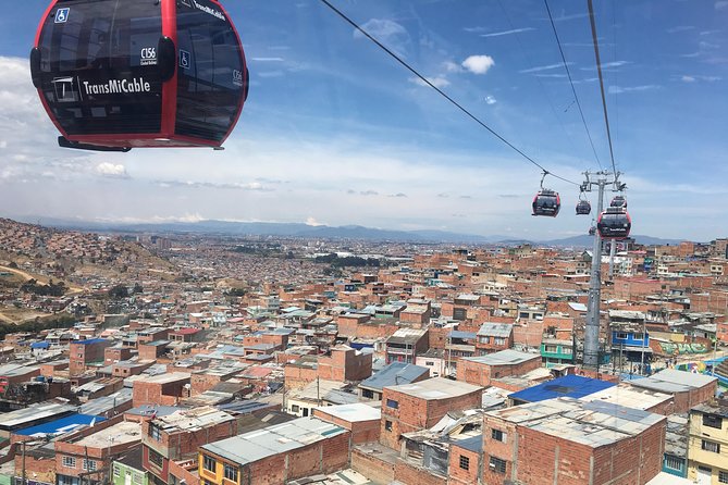 Cable car to el Paraiso, the city slum - From Teusaquillo to the Tunal Cable Car Station