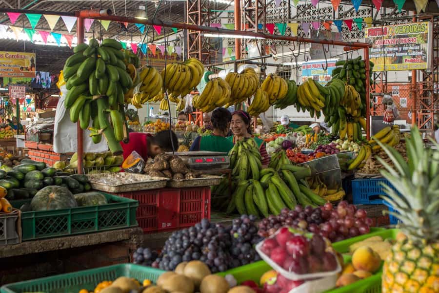Cali: Fruit Market Walking Tour with Tastings - Meeting at La Palmera Hostel in Miraflores