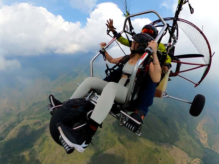 Cali: Paratrike Flight - Paragliding - Landing, Photos, and the End of the Outing