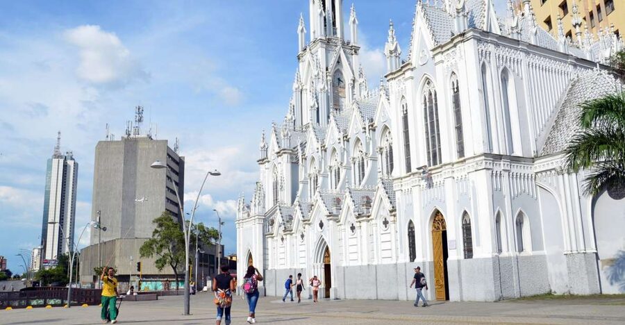 Cali: Two hours walking Cali City discovery tour - Jairo Varela Square and Cali’s salsa identity